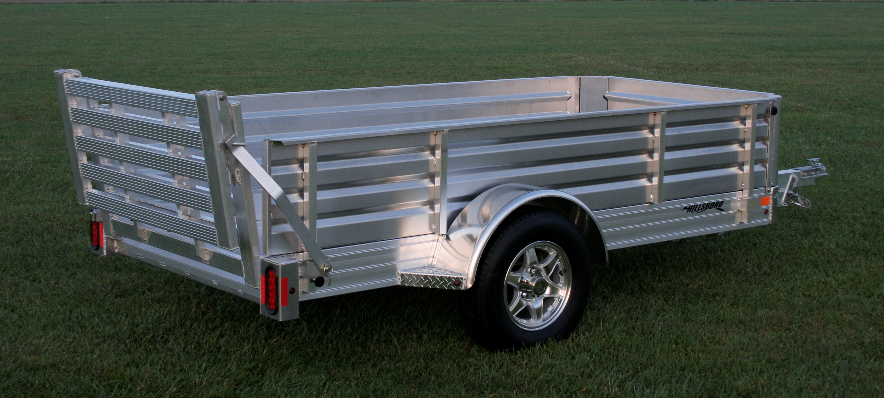Aluminum Utility Trailer - Bi-Fold Ramp | Hillsboro Trailers and Truckbeds